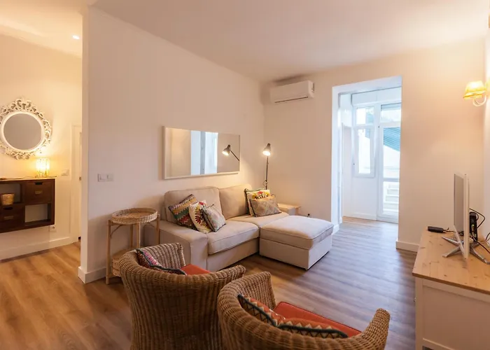 FLH Graça Apartment with Private Pool